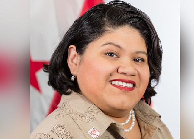 Jackie Reyes: Queremos que nuestra comunidad conozca y tenga acceso a todos los servicios en su idioma que el gobierno del Distrito de Columbia le ofrece. Lo que lleva a los seres humanos a sobresalir es tener mucha fe y esperanza.