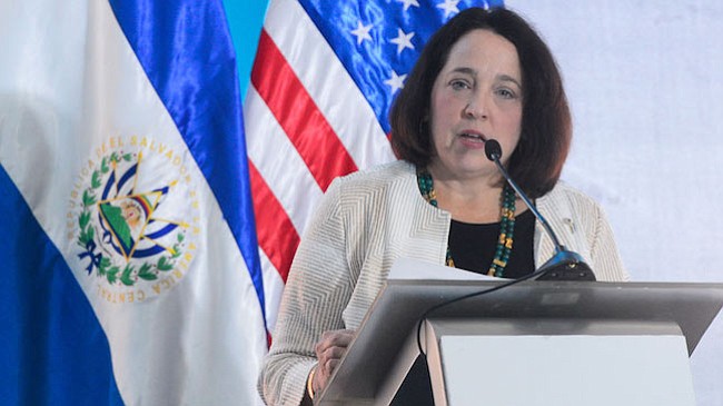 Resultado de imagen para Jean Manes, embajadora de Estados Unidos en El Salvador