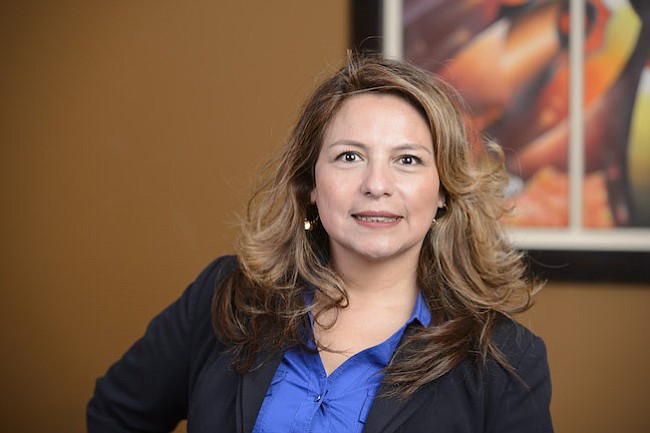 Virginia: Delegada Elizabeth Guzmán insiste con proyecto de ley para estudiantes inmigrantes
