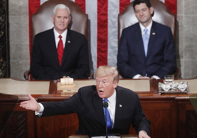 Trump se dirige al país y pide la unión de ambas cámaras para "proteger a los americanos"