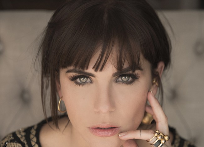 María Fernanda Yepes personifica al amor eterno de José José en la reciente producción de Telemundo