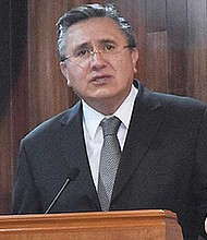 Luis Raúl González Pérez.