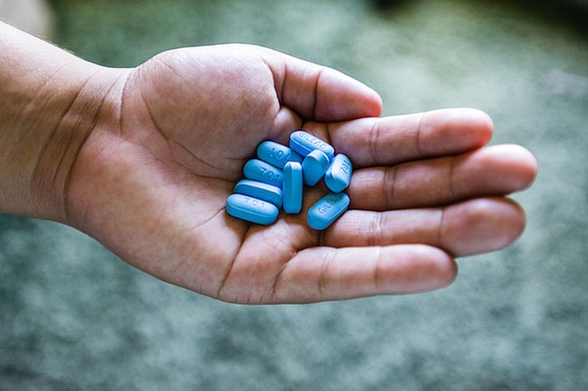 Aumenta el uso de una droga que previene el VIH, pero no entre latinos