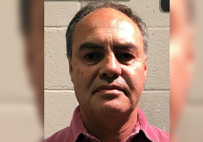 Detenido asistente de maestro en escuela de Maryland por abuso sexual