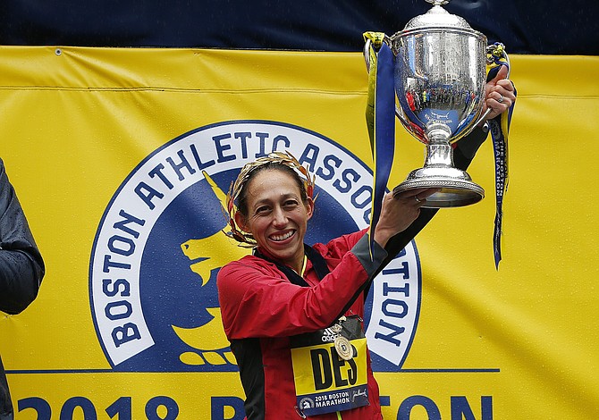 Una mujer americana ganó el maratón de Boston por primera vez en 33 años