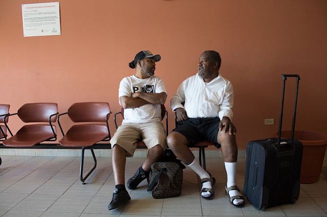 En Vieques, Puerto Rico, 14 pacientes renales deben tomar un avión para recibir diálisis