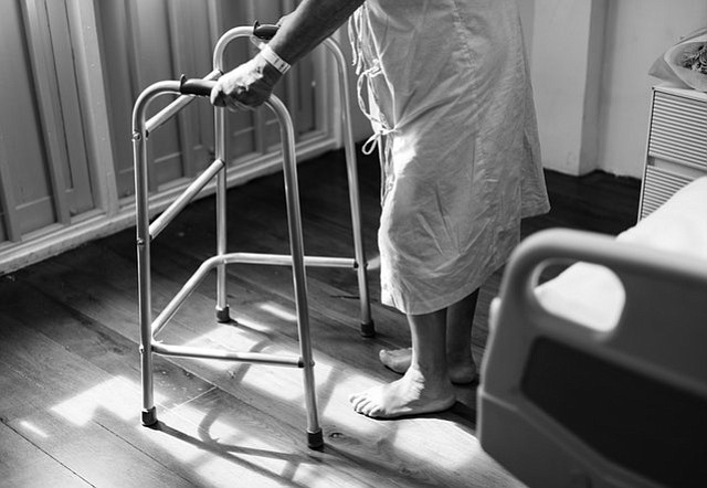 Mi abuelito tiene que operarse… ¿puede perder la memoria?