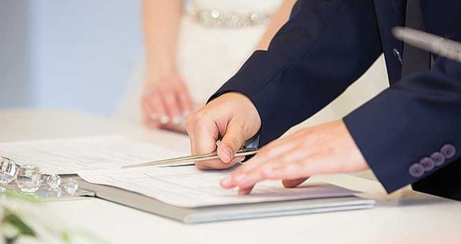El matrimonio ya no es una garantía para indocumentados