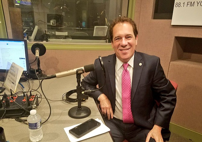 Murió Kevin Kamenetz, ejecutivo del Condado de Baltimore en Maryland