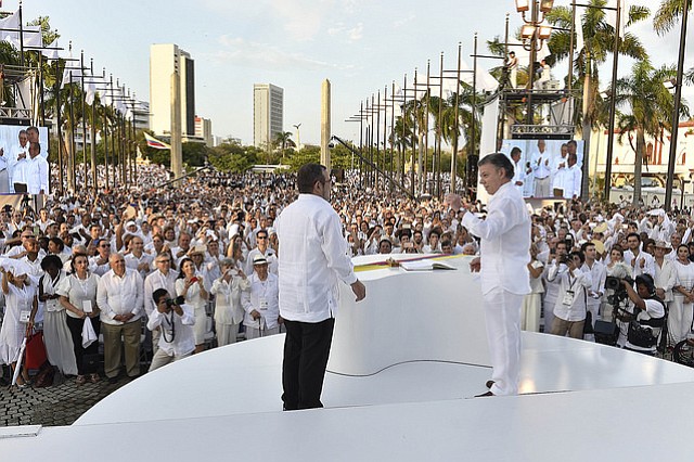 Timochenko propone a Uribe fijar encuentro en la Comisión de la Verdad