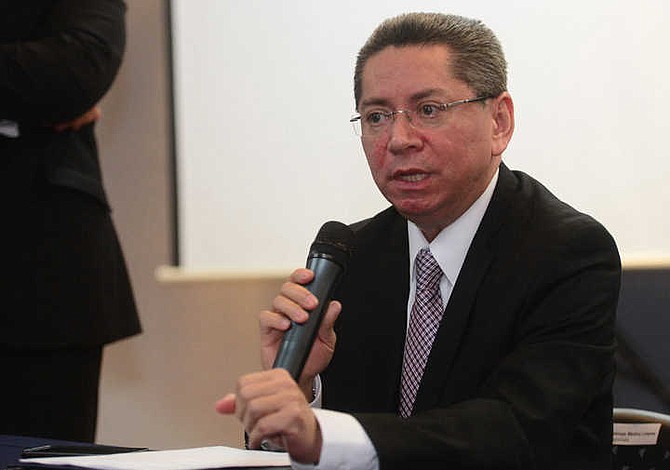 Fiscal General de El Salvador dice que narcotraficantes planeaban asesinarlo