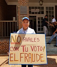 "Tiene que haber un cambio total y una apertura hacia los venezolanos -votantes- en el exterior". Carlos Madrid, manifestante.