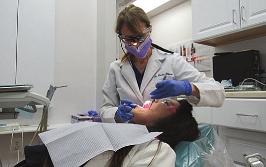 Fairfax alerta sobre dentistas sin licencia