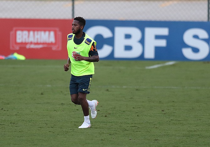 Fred, fichaje brasileño del Manchester United, se lesiona a una semana del Mundial