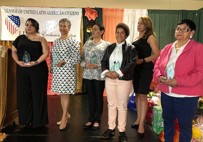 Seis mujeres de la comunidad recibieron premios de LULAC