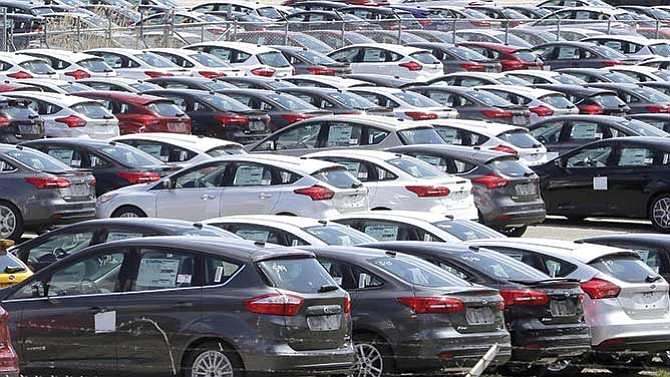 En 2017. Estados Unidos compró en el exterior unos 8,27 millones de vehículos, por un valor total de 192.000 millones de dólares, y vendió 1,98 millones, evaluados en 57.000 millones, según el Departamento de Comercio. 