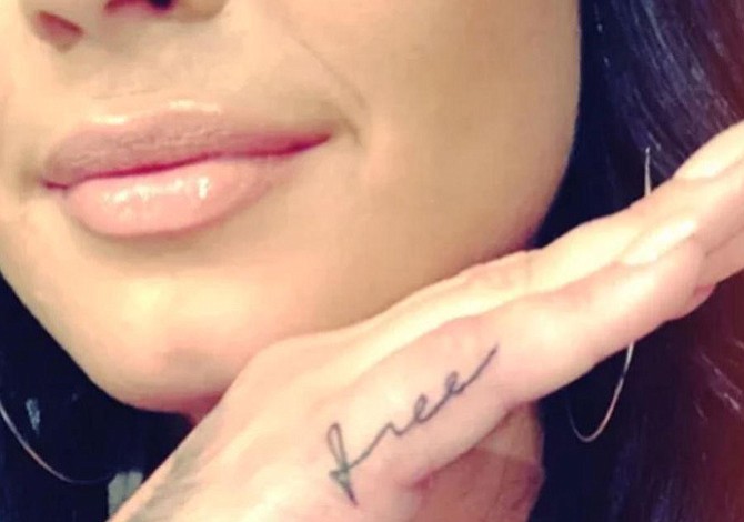 Demi Lovato se hace un nuevo tatuaje