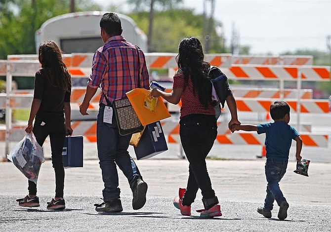 Ordenaron reunificar a menores inmigrantes separados de sus padres en 30 días
