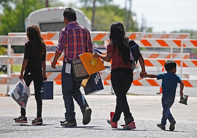 Ordenaron reunificar a menores inmigrantes separados de sus padres en 30 días