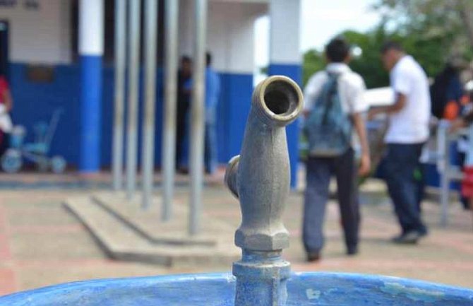 Educación da instrucción a directores de escuelas en El Salvador ante falta de agua