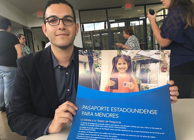 Urgen a hijos de indocumentados obtener pasaporte de Estados Unidos
