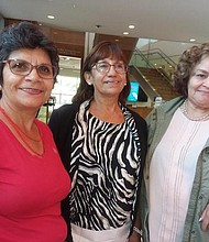 Trabajos. Dolores Badillo (izq.) promueve una campaña para llevar más latinos mayores a votar; Norma Columbus (c.) realiza tareas de voluntariado; y Bolivia Duque (der.) es cuidadora remunerada.