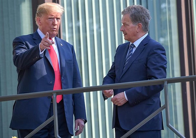 Donald Trump se reunió con presidente de Finlandia antes de su cumbre con Vladimir Putin