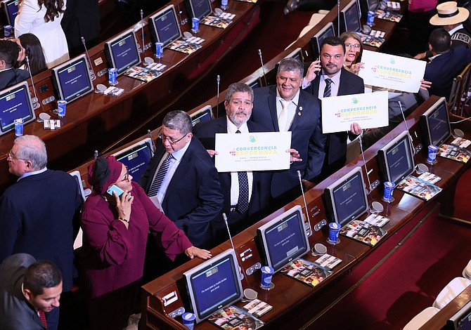Las FARC llegan al Congreso de Colombia entre dudas y miedos