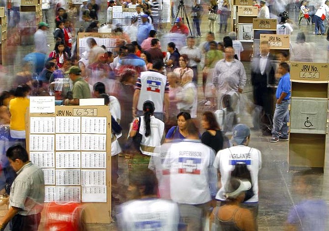 Salvadoreños tendrán cuatro opciones para votar en comicios presidenciales