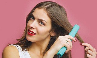 NECESARIO. Elige una alisadora adecuada para tu tipo de cabello y usa una temperatura diferente según tu tipo de cabellera.