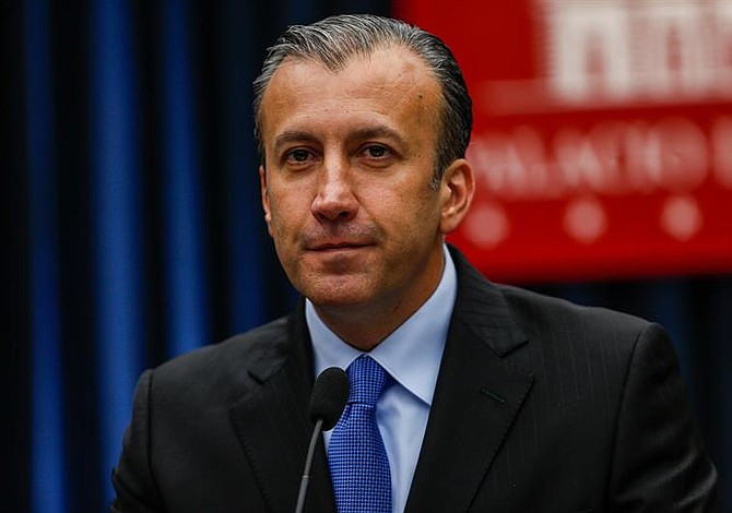 Venezuela: Vicepresidente entrega a la Constituyente la derogatoria del régimen cambiario para divisas