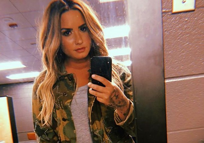 Ingresan a Demi Lovato a un centro de rehabilitación