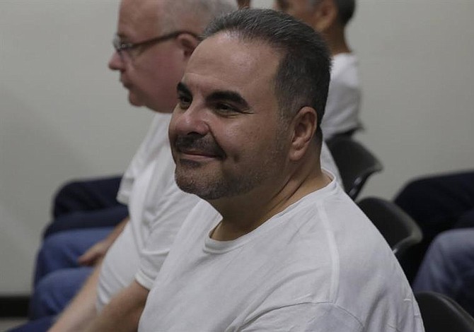 Fiscalía de El Salvador: Expresidente Saca deberá devolver al Estado unos 25 millones de dólares en bienes adquiridos con fondos públicos