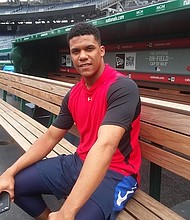 PROMESA. El dominicano Juan Soto, con su balanceo rotundo, es la última promesa ofensiva del béisbol de los Nacionales.