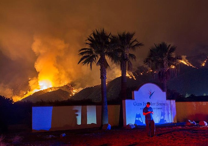 Victimas de los incendios en California sufrirán con los aranceles de Trump