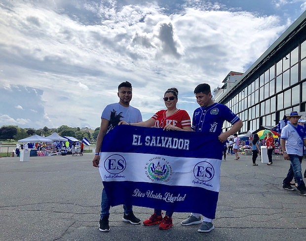 Orgullosos salvadoreños - Miguel Barrera, Norma Lemus y Vladimir Alvarado