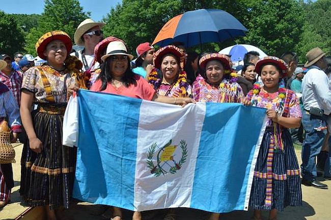 Guatemalteco dirige organización para promover la cultura de su país en Washington