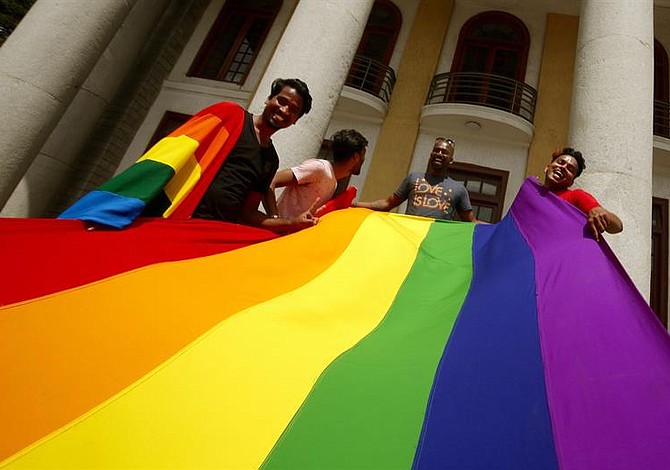 Despenalizan la homosexualidad en India