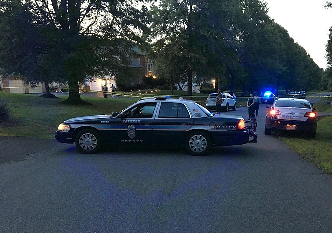 Identificaron a una mujer y sus dos hijos hallados muertos en Virginia