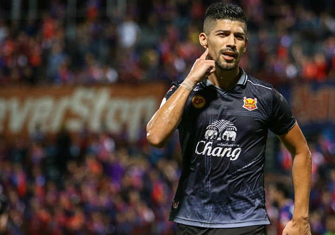 Nelson Bonilla da la victoria al Sukhothai con gol de último minuto