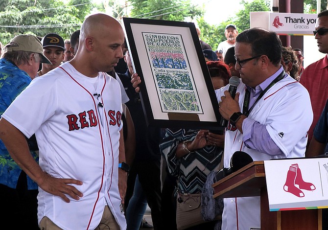 Alex Cora quiere mantener todo igual que en la ronda regular