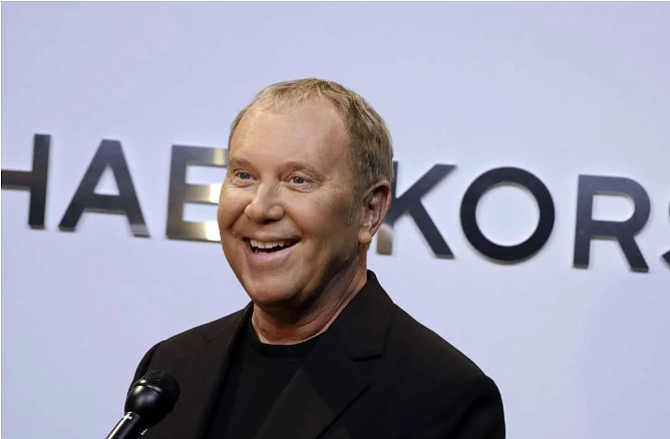Michael Kors está detrás de Versace
