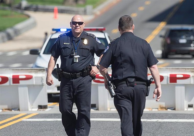 Tiroteo en Estados Unidos deja un policía muerto y otros cuatro heridos