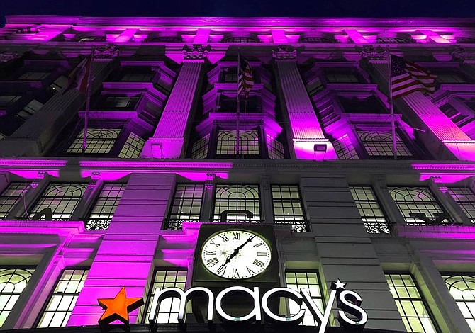 Macy's conmemora el Mes de la Sensibilización sobre el Cáncer de Mama