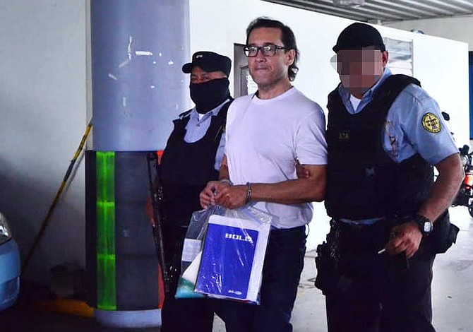 Jueza justifica pena civil de $125,000 que le impuso a exfiscal salvadoreño