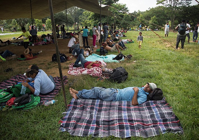 Grupo de migrantes centroamericanos llega a Monterrey