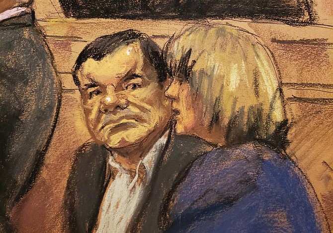 Juicio Chapo: Testigo de la Fiscalía asegura que Guzmán tenía un fusil AK-47 enchapado en oro con piedras preciosas