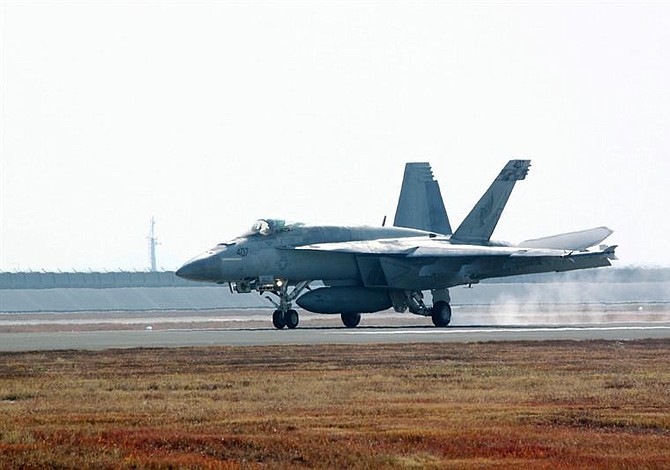 Dos marines rescatados y cinco desaparecidos tras accidente aéreo en Japón