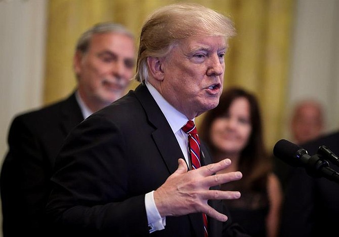 Trump: Mi aprobación fuese de 75% si no fuera por la trama rusa