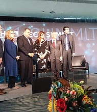 Mobil. Para hablar de la revolución tecnológica que supondrá la quinta generación mobil estuvieron de izquierda a derecha: John Hunter de T-Mobil, Kathleen Abernathy de Wireless, José Álvaro Ávalos de Intel, Domenika Lynch del Hispanic Caucus Institute, Paul Vasington de Verizon y como moderador Daniel Castro de Information Technology and Innovation Foundation.